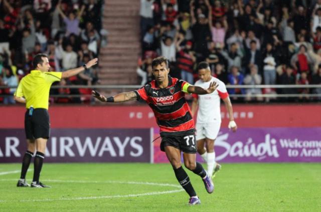 乐鱼娱乐体育-穆斯卡特最惨一败如何制造?海港半场崩盘输在板凳