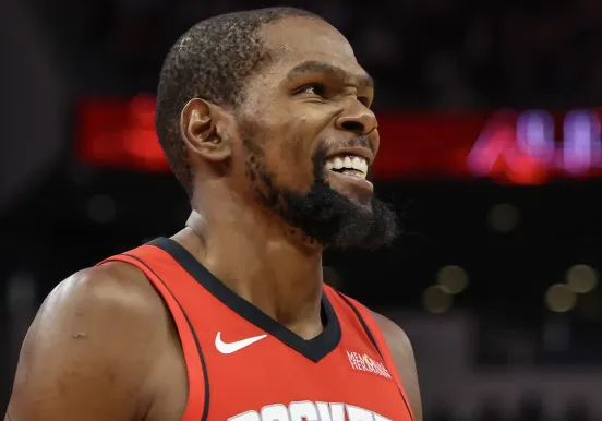 体育社区-火箭今日全队三分35投15中&amp;amp;命中率42.9%，而尼克斯仅29.4%